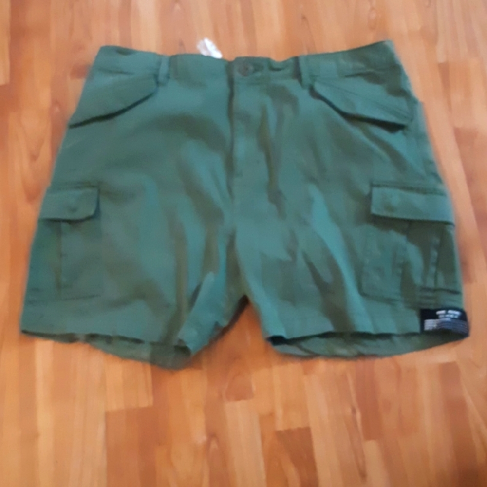 Mens Shorts PUNK ROYAL sz 38 Inseam 5" Green, Olive, Military, Punk b17